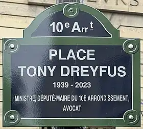 Voir la plaque.