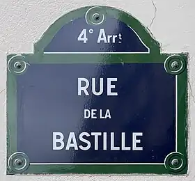 Voir la plaque.