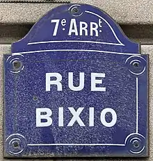 Voir la plaque.