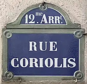 Voir la plaque.