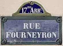 Voir la plaque.