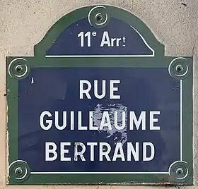 Voir la plaque.