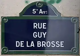 Voir la plaque.