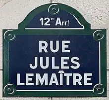 Voir la plaque.