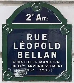 Voir la plaque.