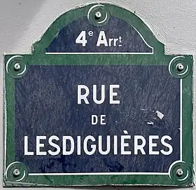 Voir la plaque.