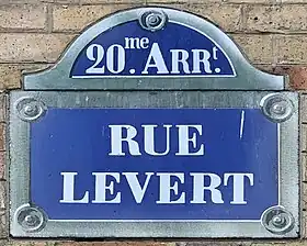 Voir la plaque.