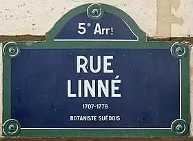 Voir la plaque.