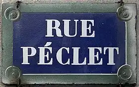 Voir la plaque.