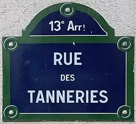 Voir la plaque.