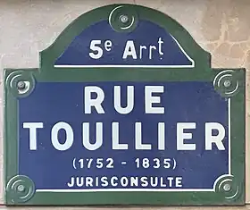 Voir la plaque.