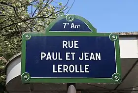 Voir la plaque.