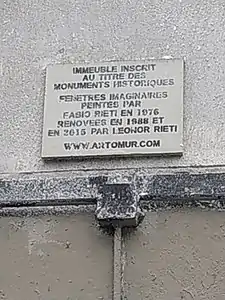 Plaque sur le mur de la rue Quincampoix, Paris