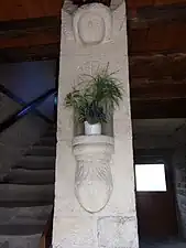 Sculptures intérieures.