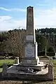 Le monument aux morts dans le cimetière près de l'église (nov. 2011)