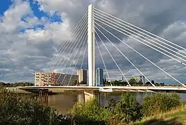Le pont en construction en septembre 2010, vu du sud-ouest.