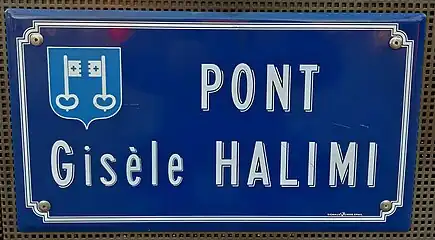 Plaque du Pont Gisèle-Halimi ornée du blason de Mont-de-Marsan
