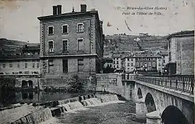 Vue de côté pont Hôtel de Ville