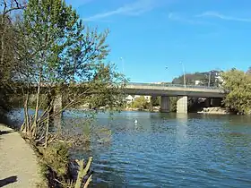 Le pont vu depuis Saint-Maur