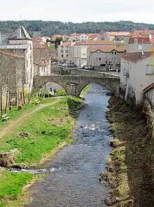 Pont vieux sur le Langouyrou.