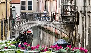 ponte dei Dai. Le pont  relie la Calle dei Fabbri au Procuratie