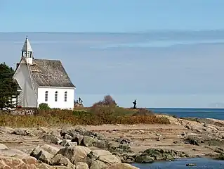La chapelle de Port-au-Persil, au bord du fleuve Saint-Laurent.