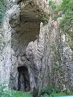 L'entrée de la grotte de Potpeće