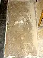 Dalle funéraire à identifier.