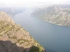 Vue du Lysefjord en direction de l'amont.