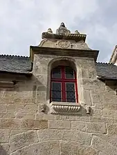 Lucarne de la façade sud.