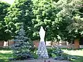 Statue de la vierge Marie de la fin du XIXe siècle(?), à côté de l'église