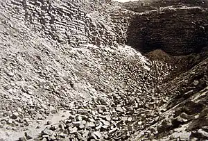 Intérieur du massif de la pyramide de Sésostris III