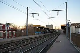Vue sur les quais depuis la voie A
