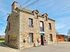 Le Foyer du Pélerin du sanctuaire de Notre-Dame de Toute Aide.
