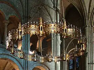 La « couronne de lumières » de Reims, diamètre 6 m. Copie du XIXe siècle.