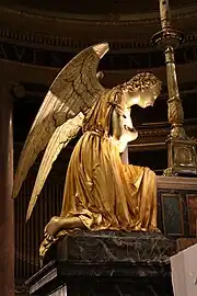 Ange, maître-autel de la cathédrale Saint-Pierre de Rennes.