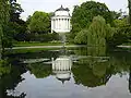 Château d'eau dans le jardin  Warsaw, Varsovie