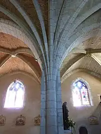 Retombées d'ogives avec voûte en brique et en pierre
