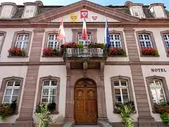 Hôtel de Ville (1775).