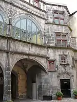 Escalier à vis sur cour