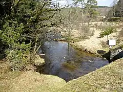 L'Ars au nord-est de Pérols-sur-Vézère, au pont de la RD 78.