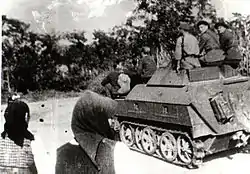 Chasseurs alpins roumains en guerre contre l'Axe en 1944 à bord d'un SdKfz 250