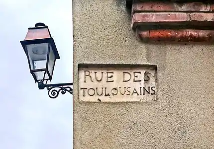 Pierre de rue du XVIIIe siècle.