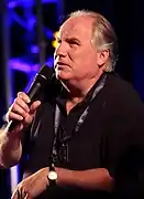 Rupert Vansittart interprète Yohn Royce.