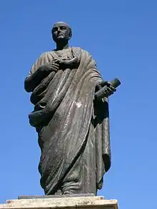 Statue d‘un homme.