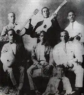 Image illustrative de l’article Tres