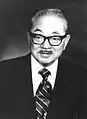 S. I. Hayakawa, sénateur de 1977 à 1983 pour la Californie.