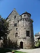 Le pignon est et la tour d'angle nord-est.