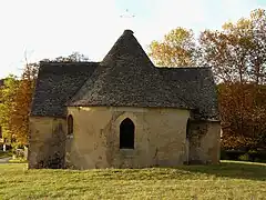 Le chevet de la chapelle de Pelvézy.