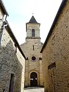 La façade nord de l'église.